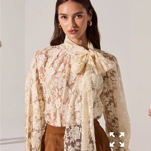 ASTR The Label Elegant Cream Lace Bow Blouse